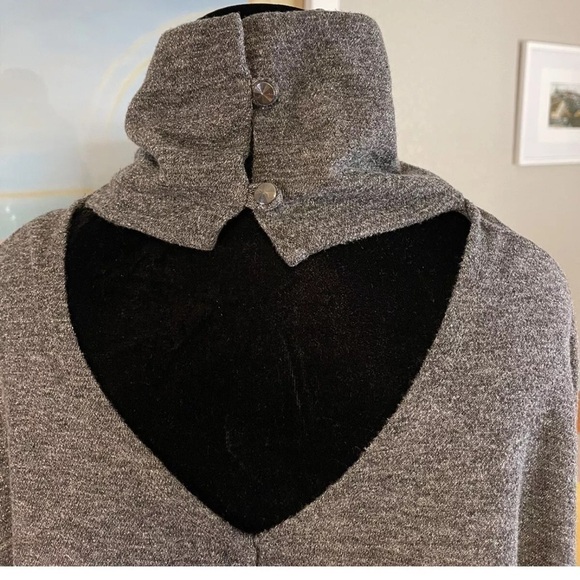 Turtleneck Sweater Akira Chicago M Top Red Label Exposed Back Crop Button Gray - Picture 6 of 8